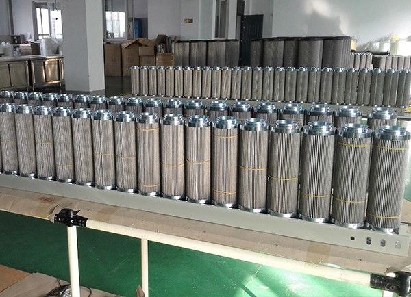 液压油滤芯生产车间